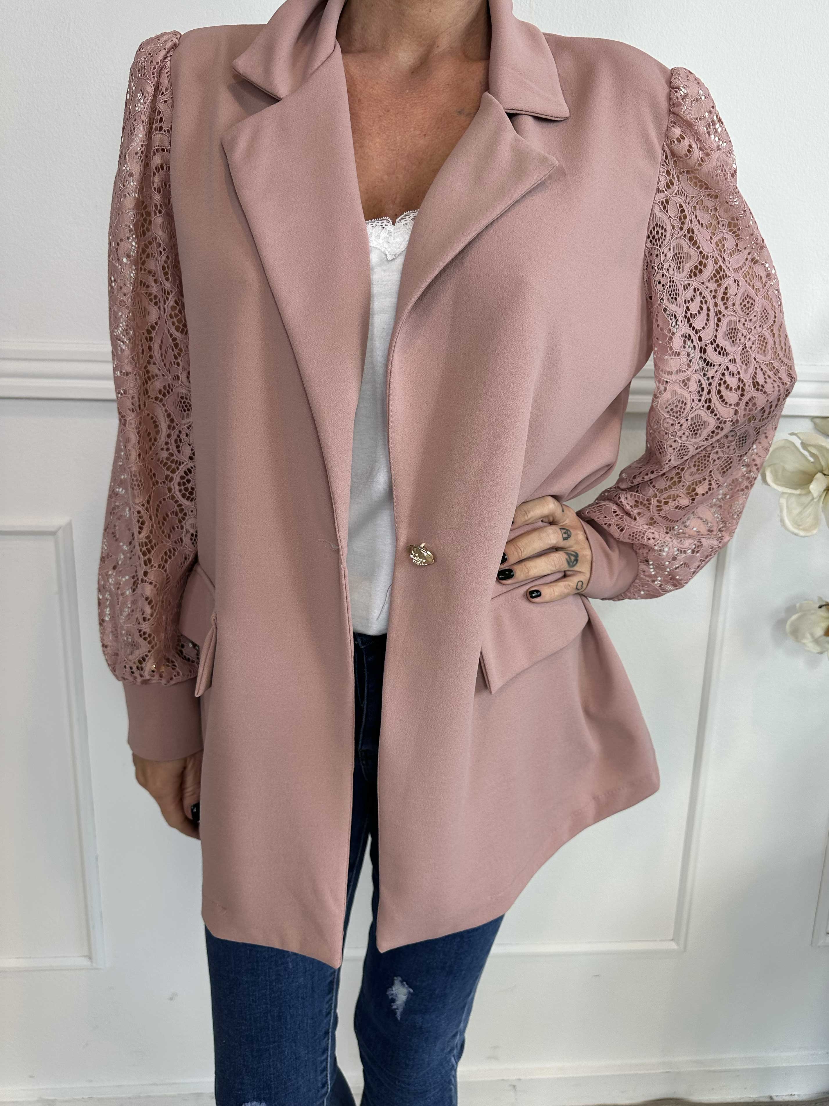 Kata Lace - Oversized blazer med ärmar i spets